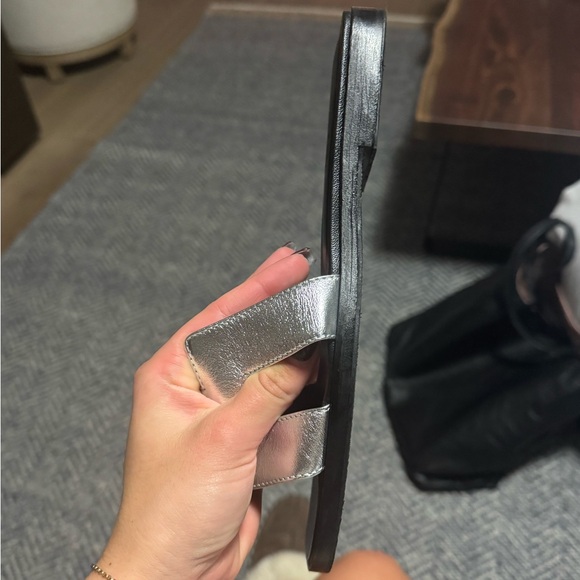 Hermes Oran Silver Slide Sandals
Eu 38 - Picture 6 of 9